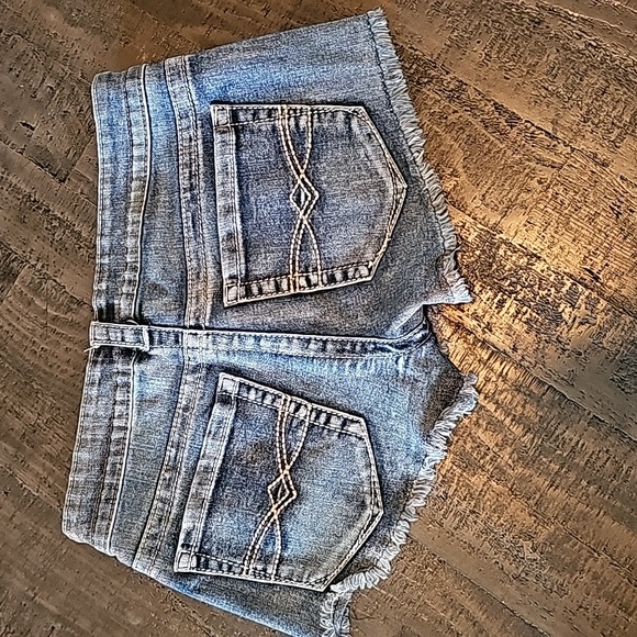 Mudd Shorts - Picture 2 of 9